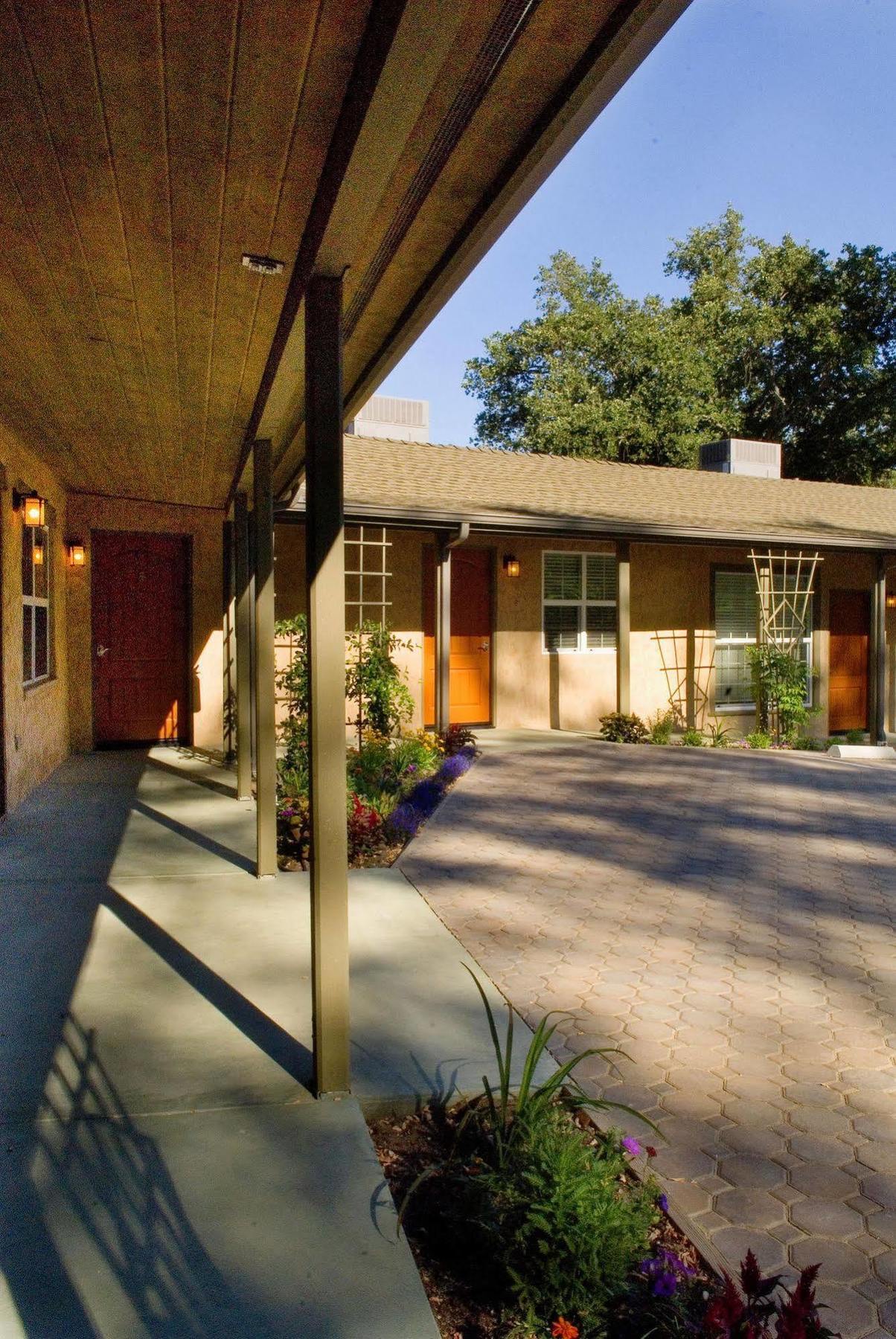 Queen'S Inn By The River Oakhurst Exteriér fotografie