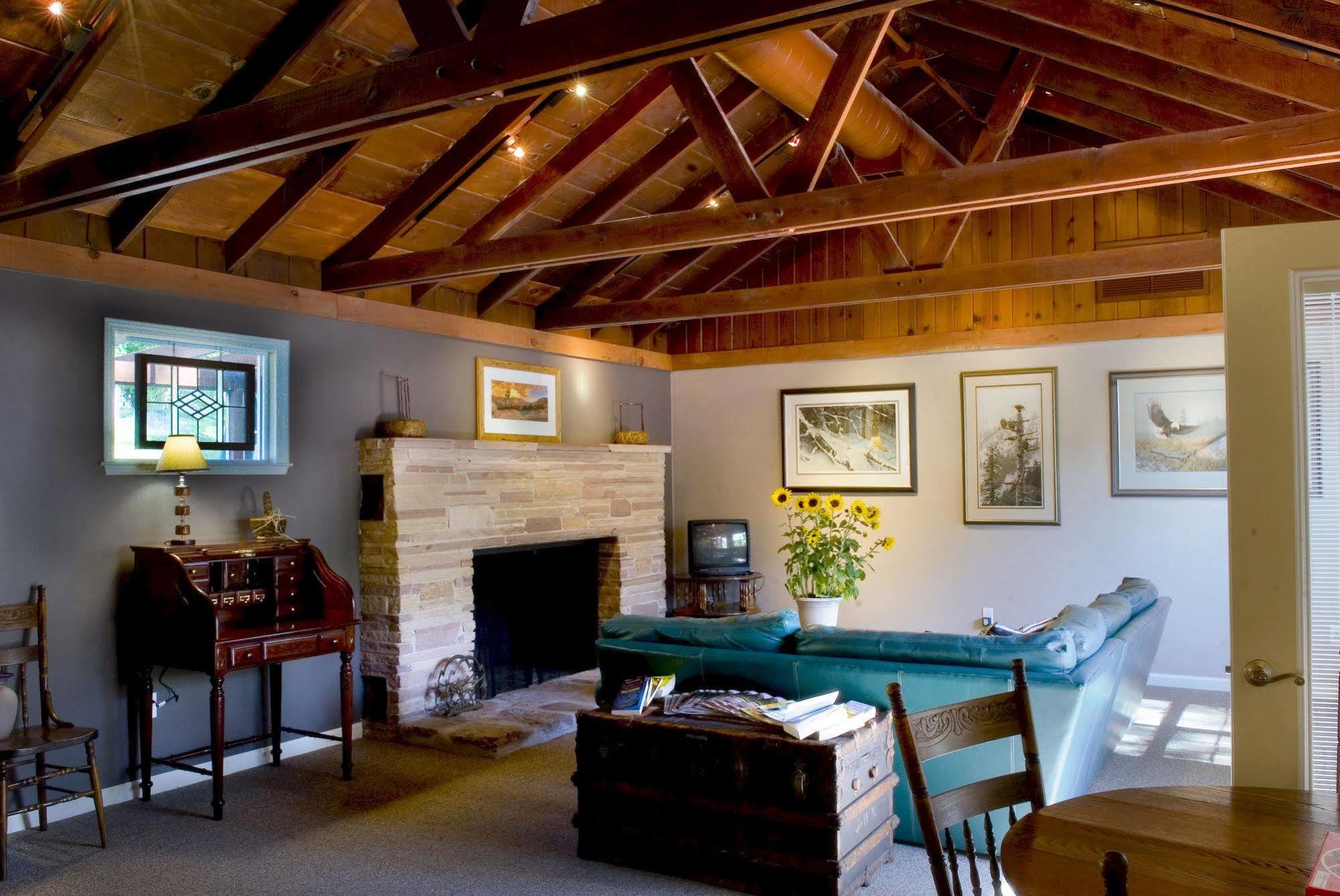 Queen'S Inn By The River Oakhurst Exteriér fotografie