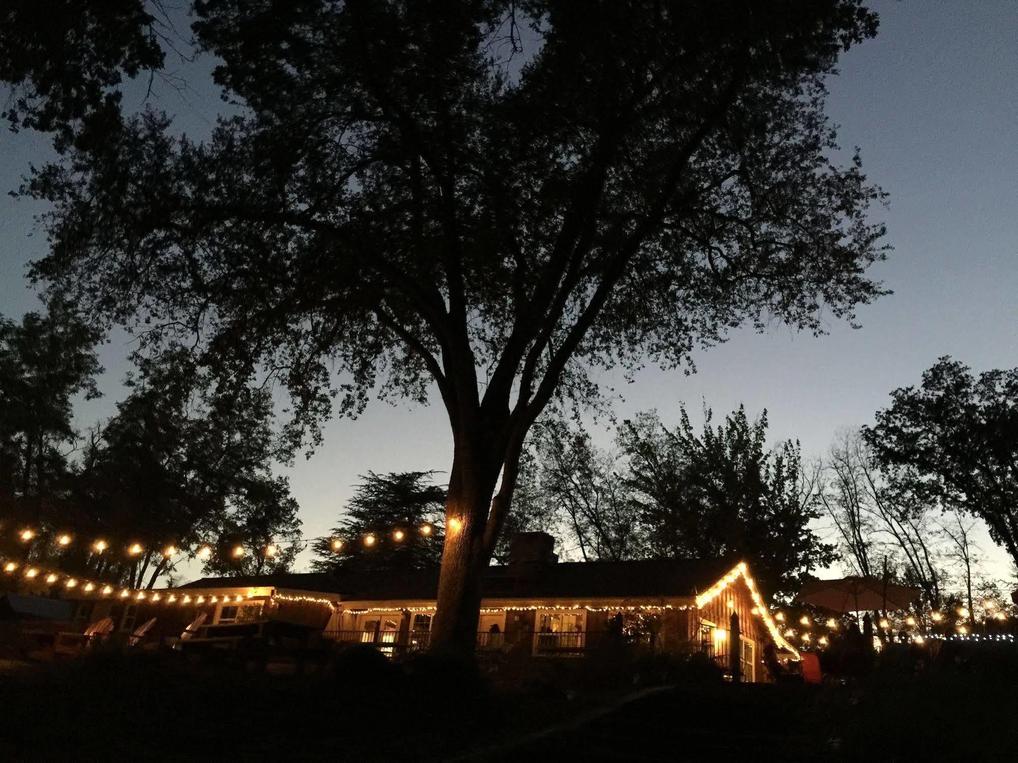 Queen'S Inn By The River Oakhurst Exteriér fotografie
