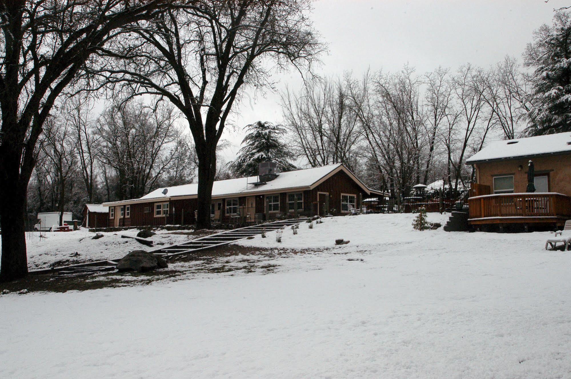 Queen'S Inn By The River Oakhurst Exteriér fotografie