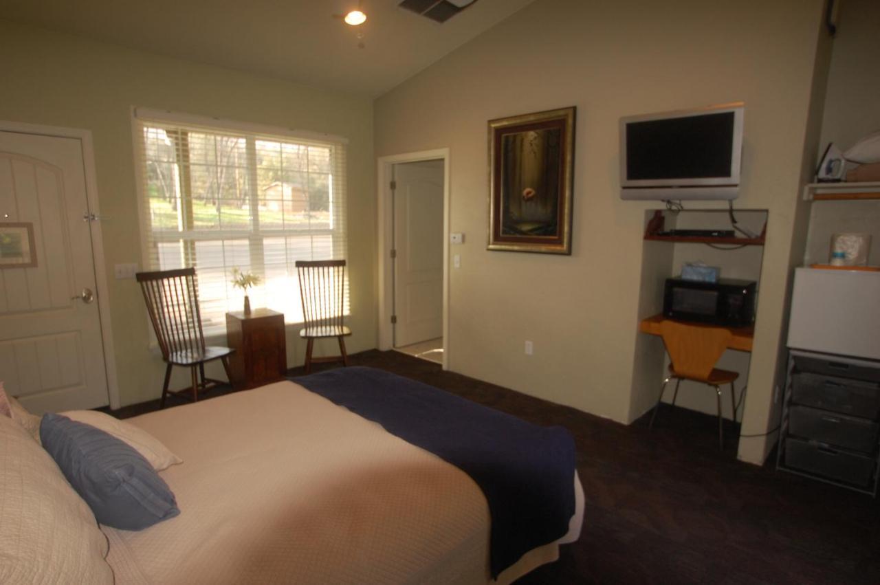 Queen'S Inn By The River Oakhurst Exteriér fotografie